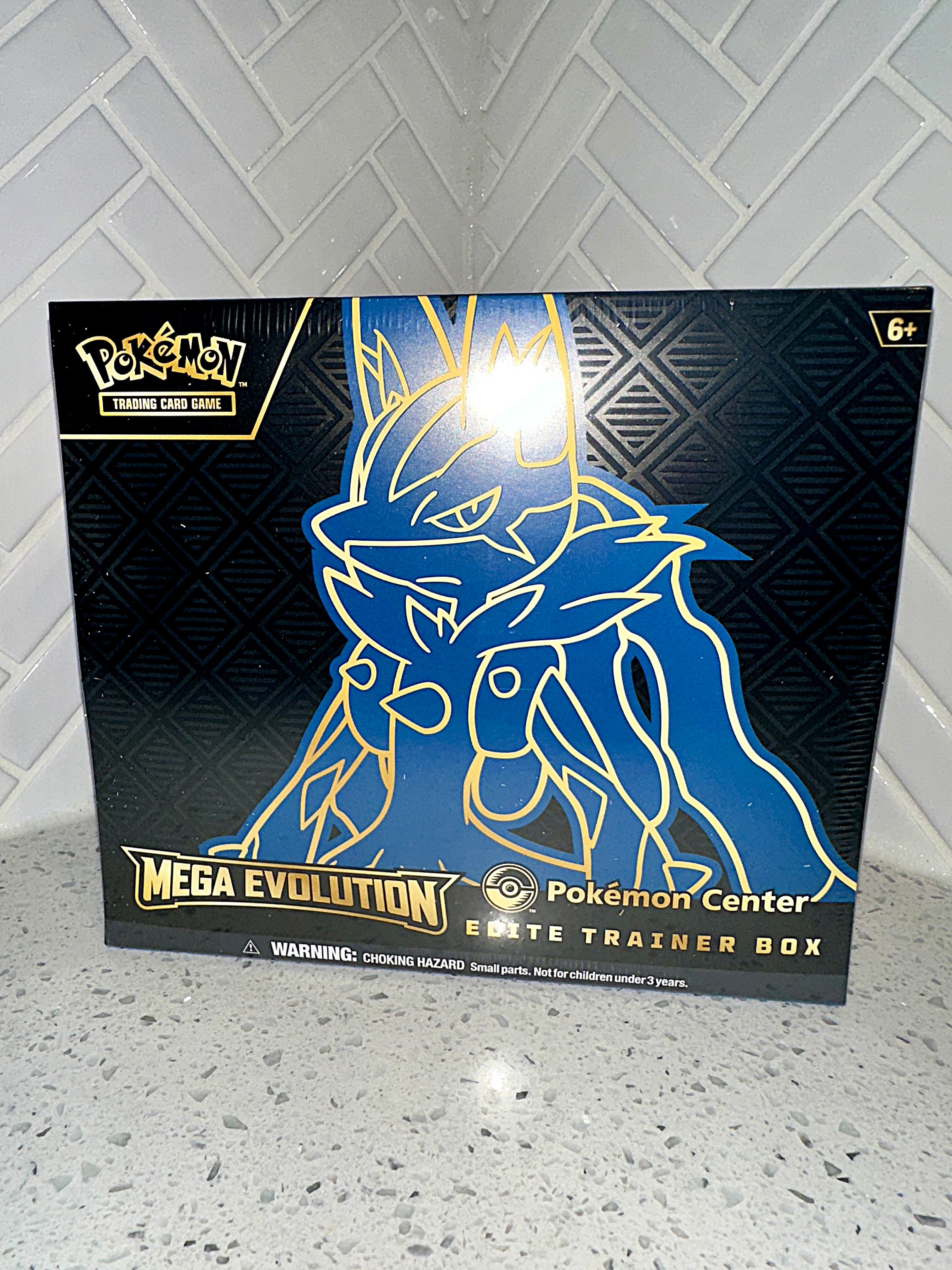 pokmon trading card game: mega evolution elite trainer box- lucario Pokmon Trading Card Game: Mega Evolution Elite Trainer Box- Lucario