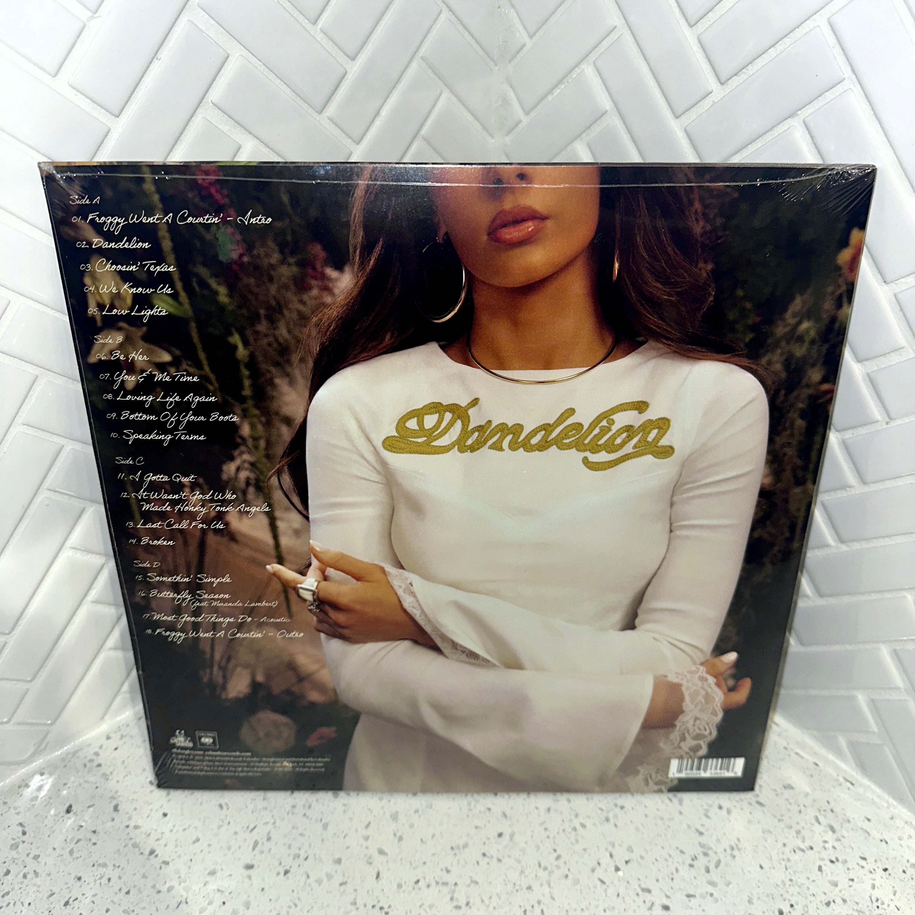 Ella Langley Dandelion 2LP Limited Edition Honey Bee Yellow Signed Vinyl Record Rear – Limited Collectibles