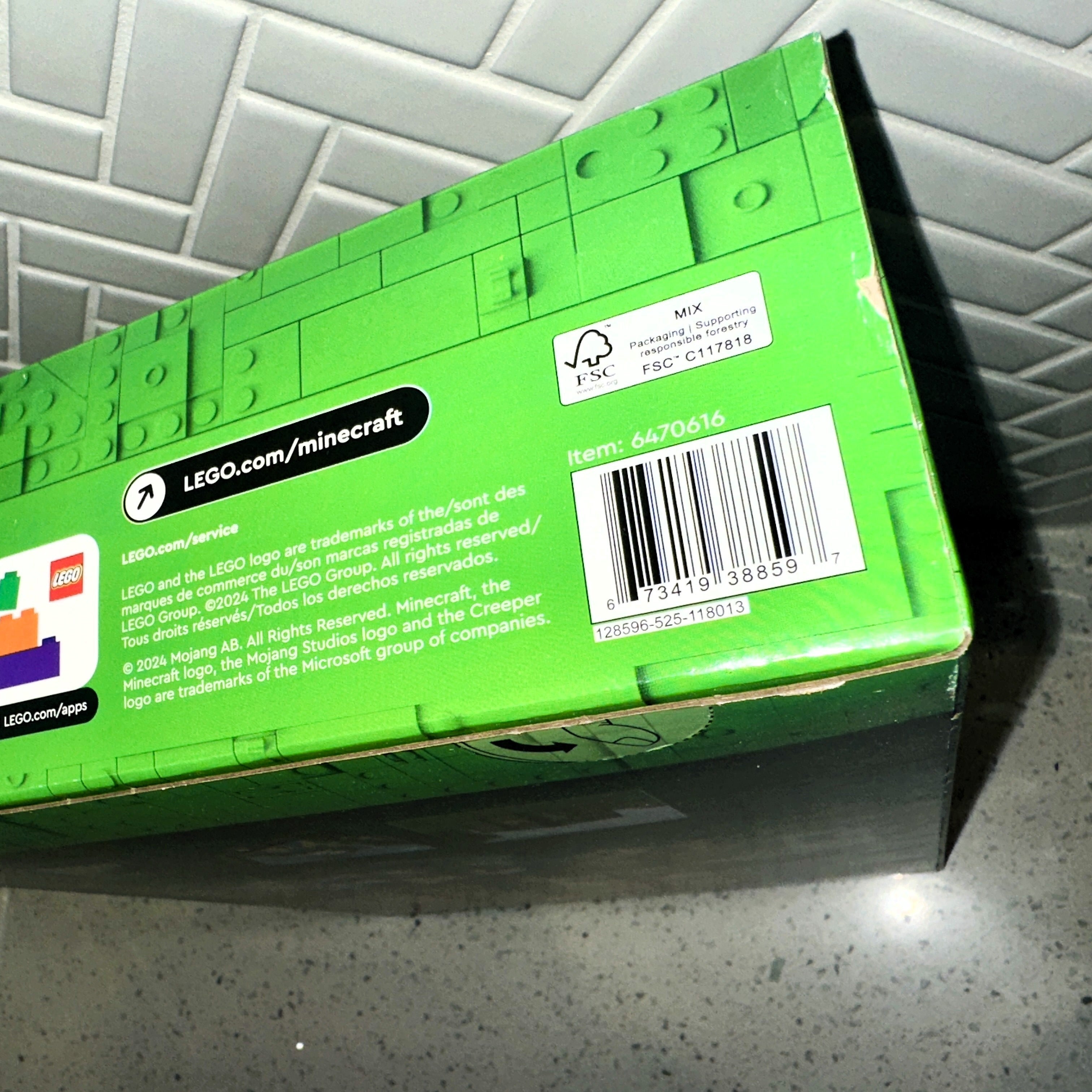 LEGO - Minecraft The Crafting Table 21265 Barcode – Limited Collectibles