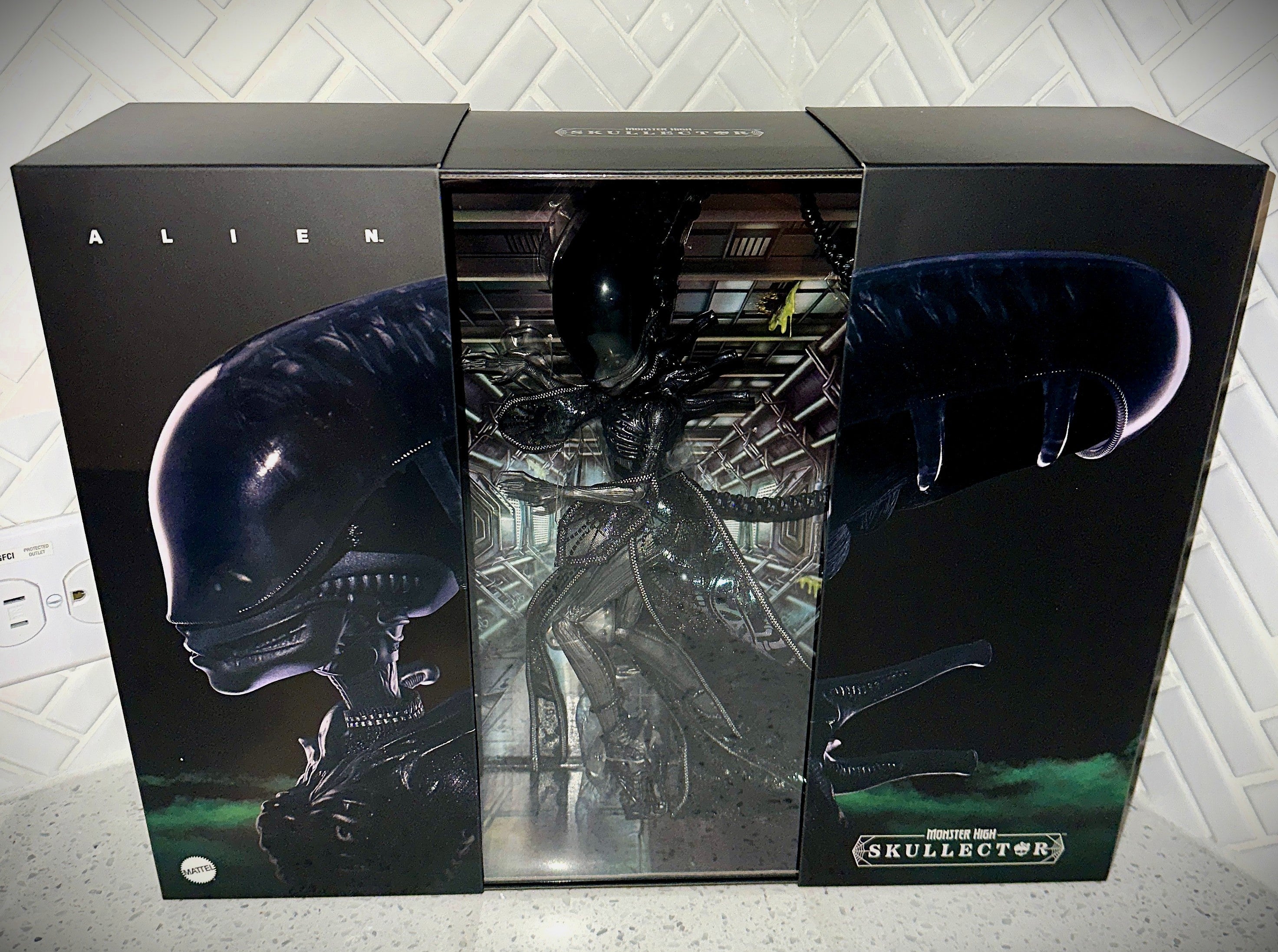 Monster High Skullector Alien Xenomorph Facehugger Fashion Doll – Limited Collectibles