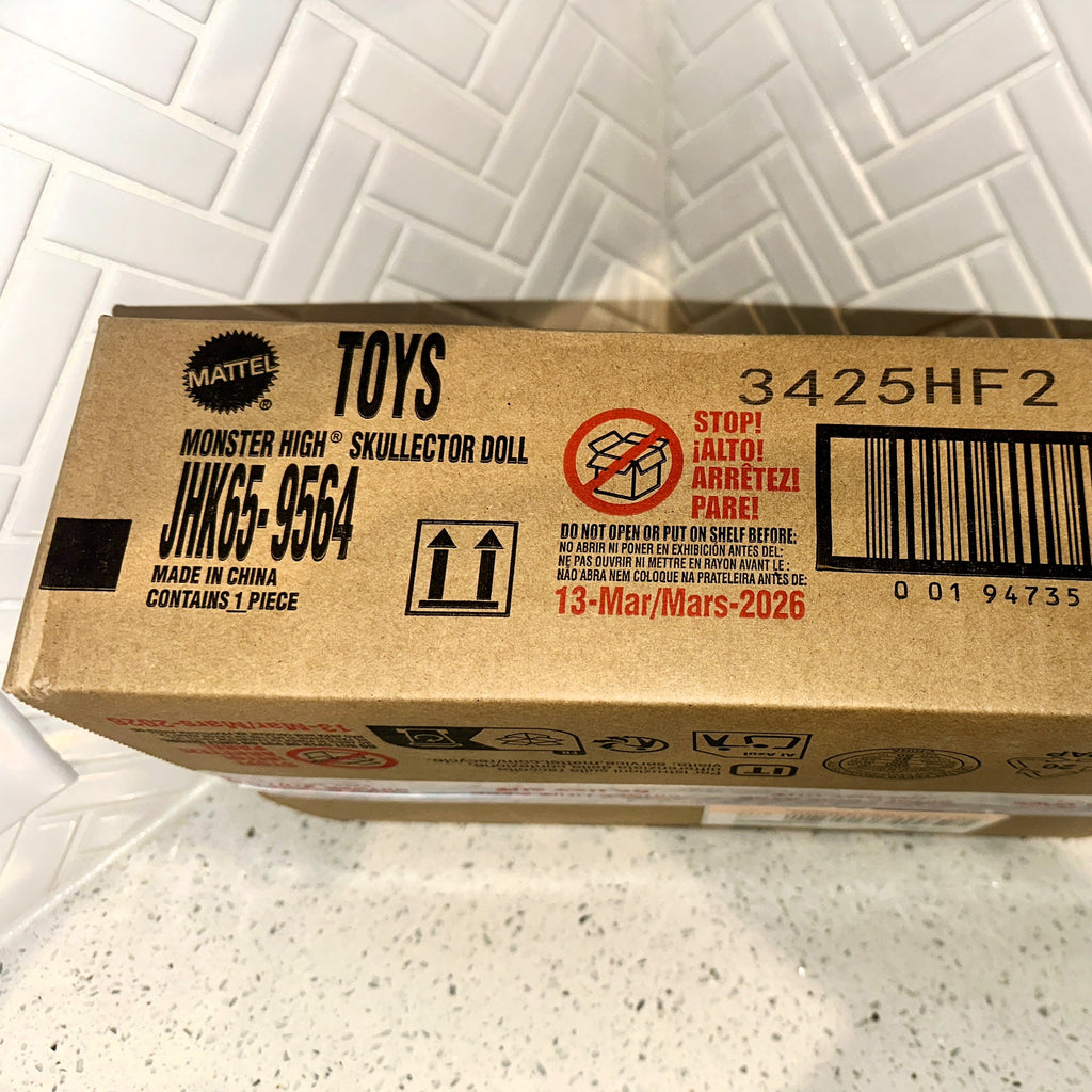 MONSTER HIGH® SKULLECTOR™ x LAIKA Coraline Collectible Fashion Doll With COA Sealed Box Side