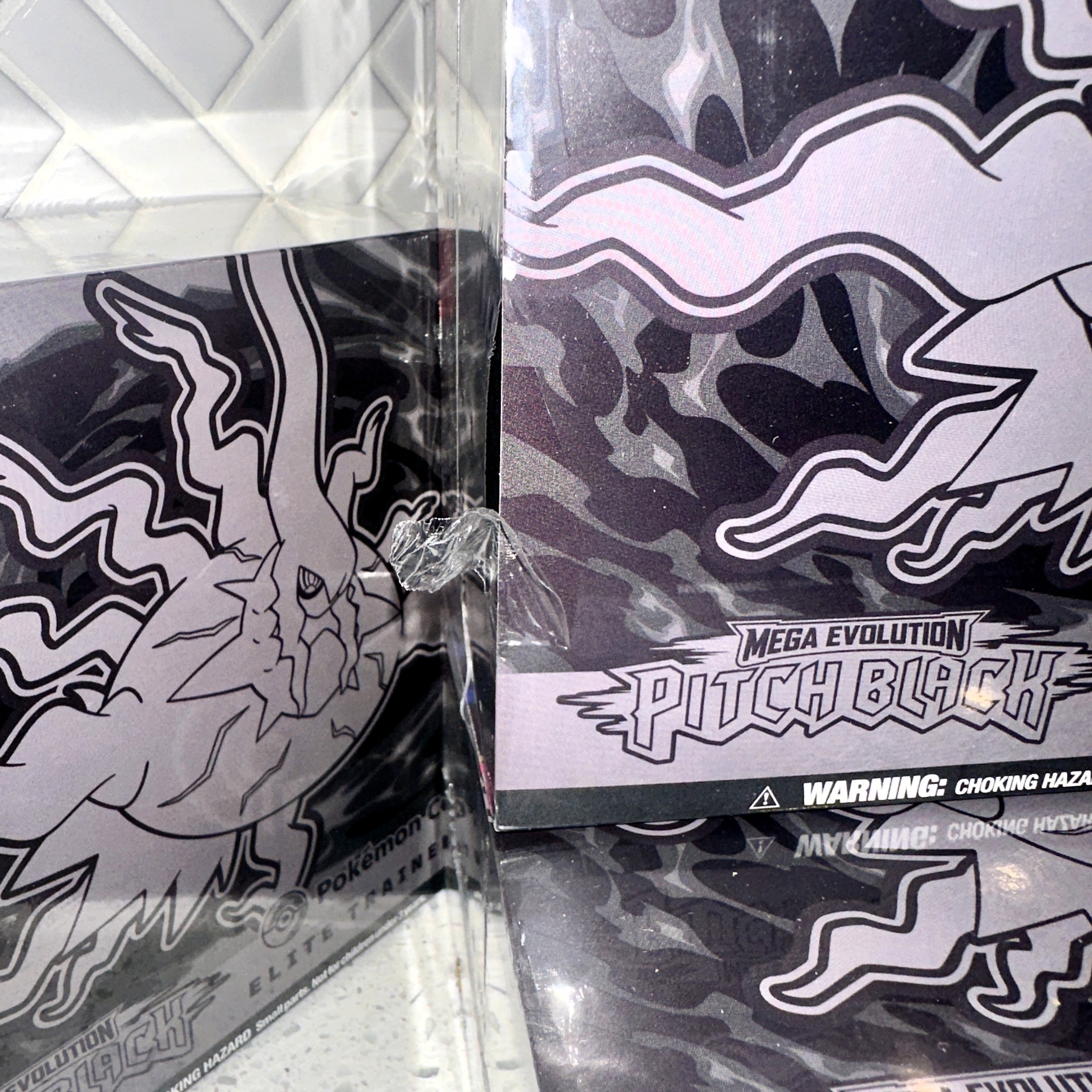 Pokémon TCG ME05 Pitch Black Elite Trainer Box ETB Pokémon Center Scratch n Dent – Limited Collectibles