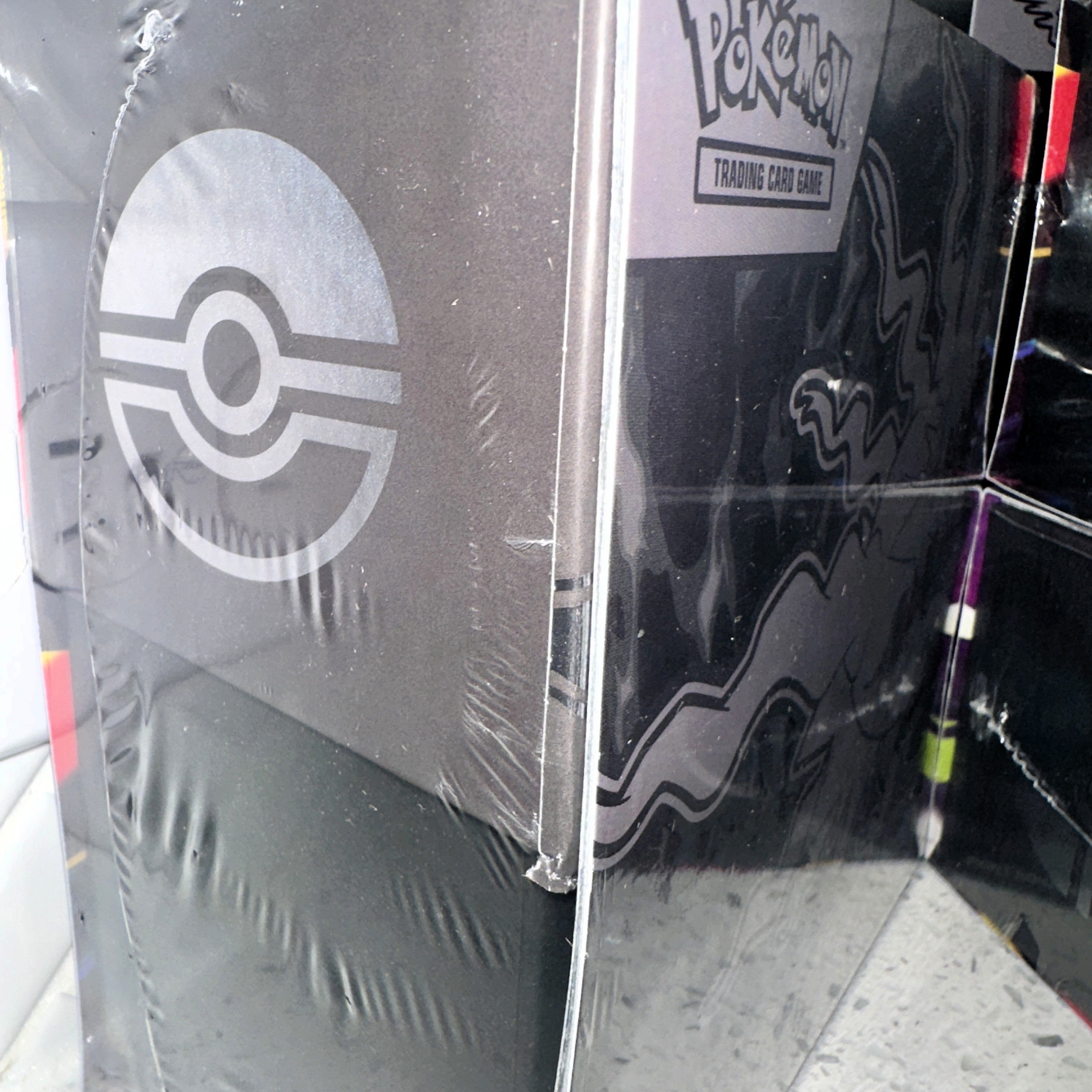 Pokémon TCG ME05 Pitch Black Elite Trainer Box ETB Pokémon Center Scratch n Dent – Limited Collectibles