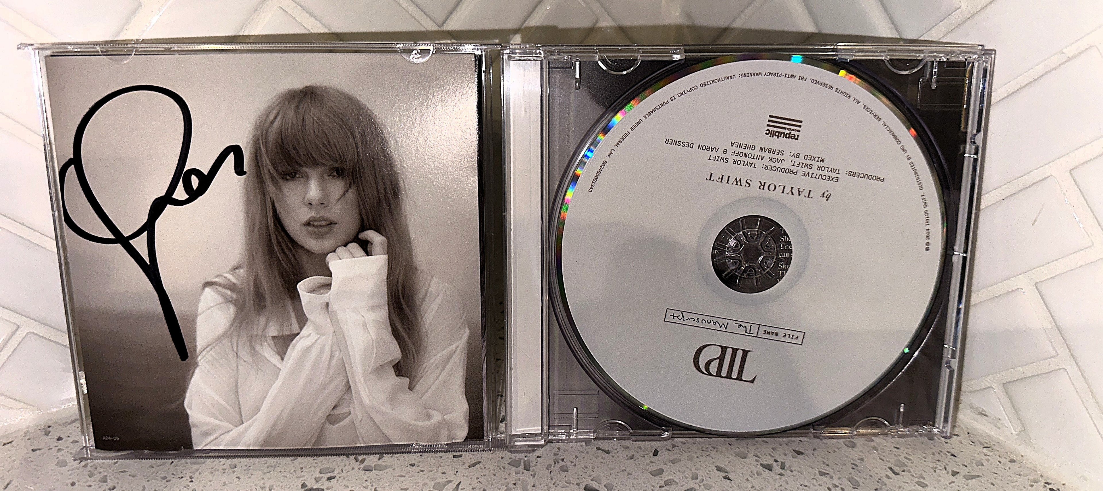 Taylor Swift The Tortured Poets Department Limited Edition Signed Autograph CD – Limited Collectibles