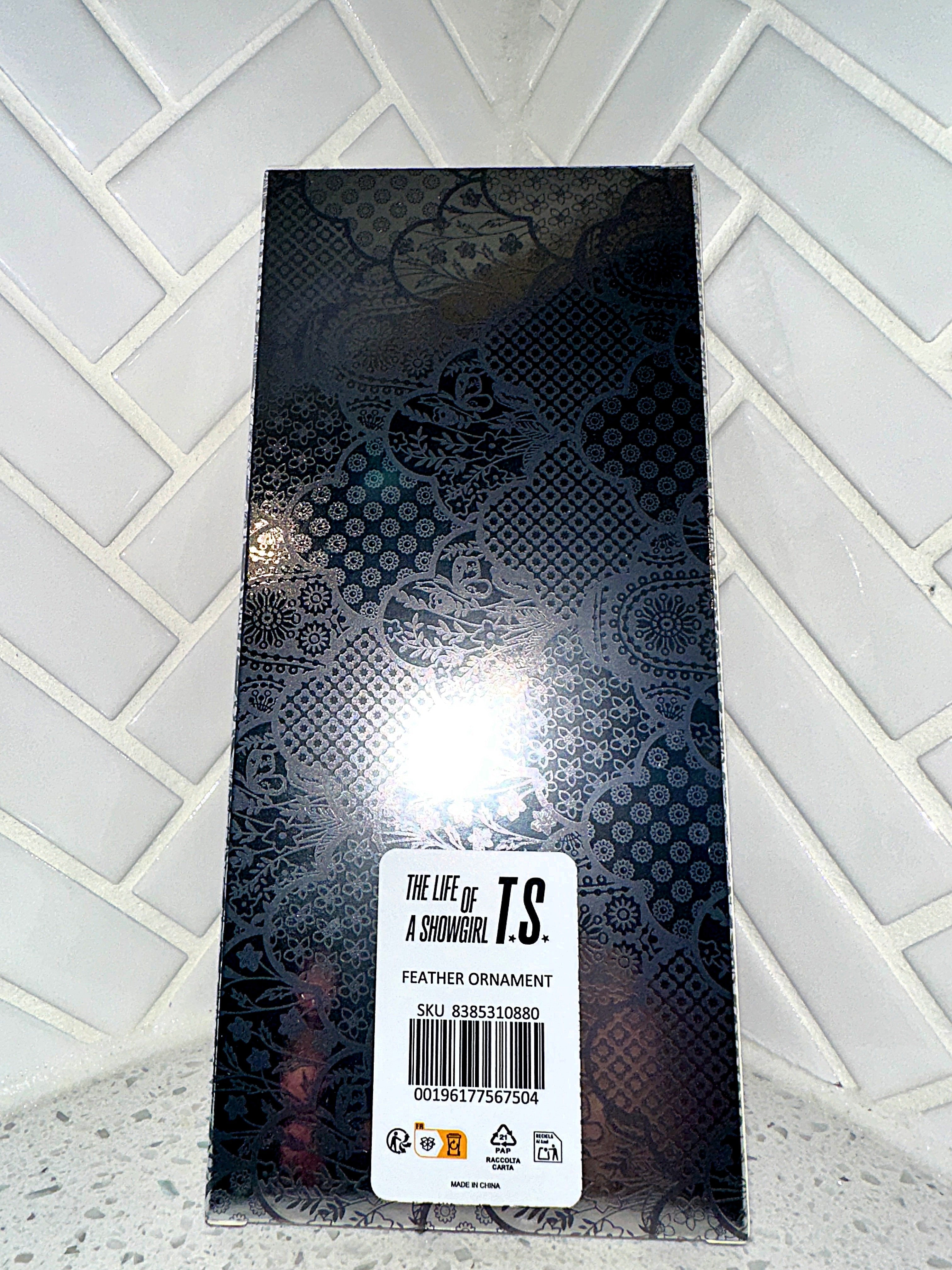 Taylor Swift Ornament ~ Holiday Collection ~ Feather – Limited Collectibles